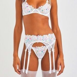 Victoria’s Secret For Love and Lemons Tanga Con Contorno Garter